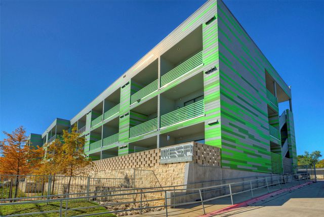 4004 Banister LN 207, Austin, TX 78704