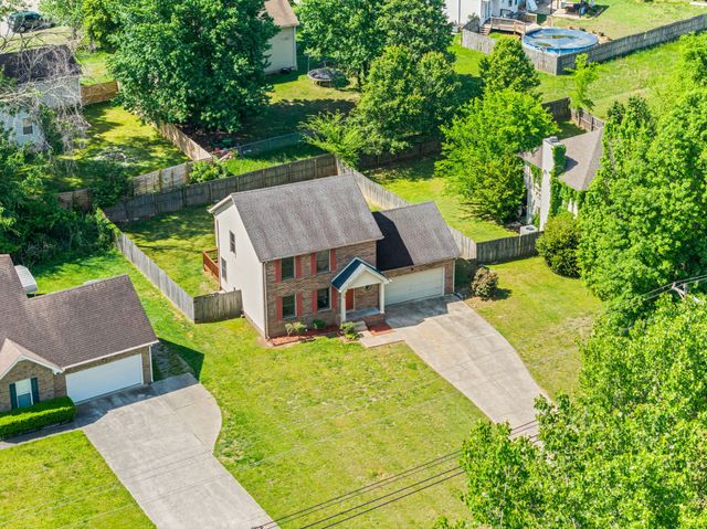 1706 Hazelwood Rd, Clarksville, TN 37042