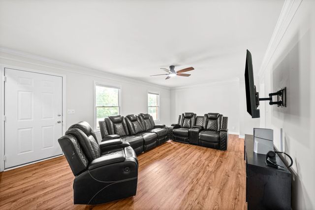 1706 Hazelwood Rd, Clarksville, TN 37042