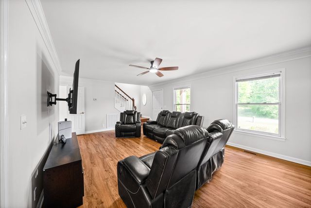 1706 Hazelwood Rd, Clarksville, TN 37042