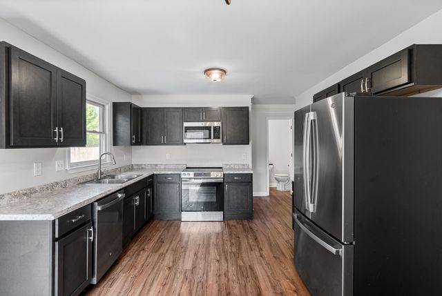 1706 Hazelwood Rd, Clarksville, TN 37042