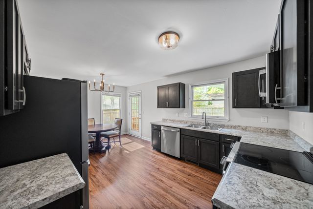 1706 Hazelwood Rd, Clarksville, TN 37042