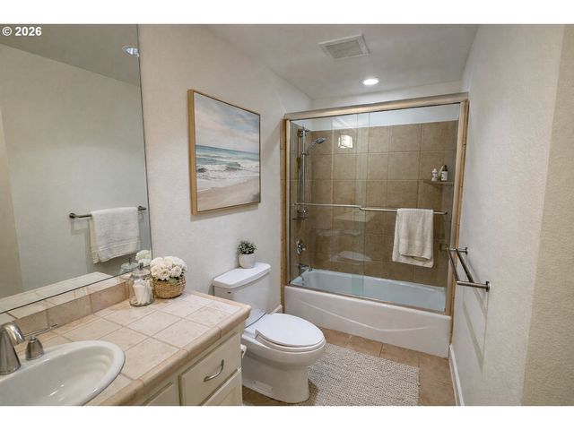 5421 Se SCENIC Ln 101, Vancouver, WA 98661