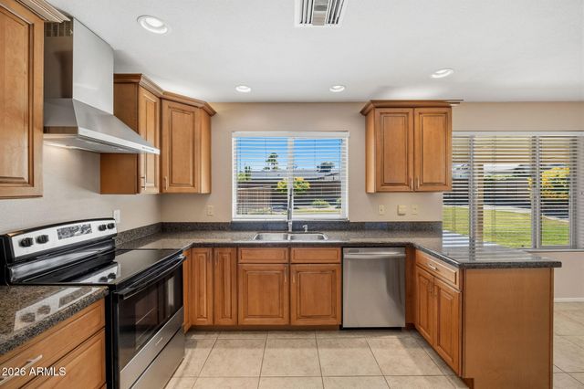 2543 E MERCER Lane, Phoenix, AZ 85028