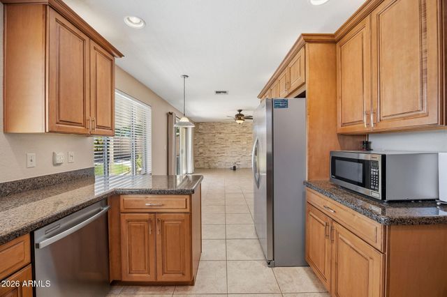 2543 E MERCER Lane, Phoenix, AZ 85028