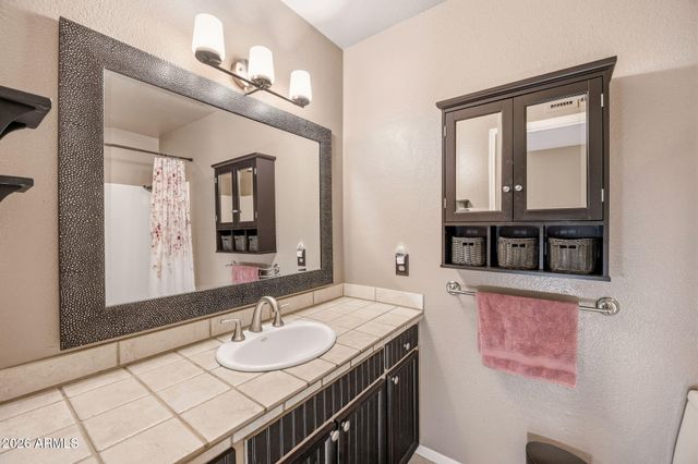2543 E MERCER Lane, Phoenix, AZ 85028