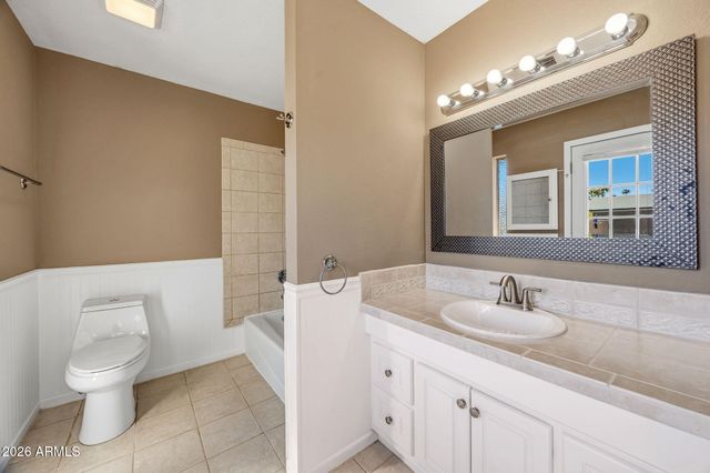 2543 E MERCER Lane, Phoenix, AZ 85028