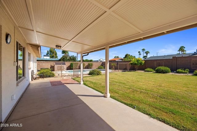 2543 E MERCER Lane, Phoenix, AZ 85028