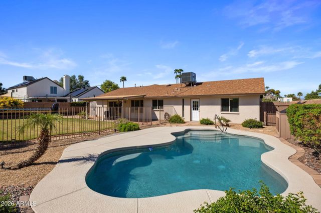 2543 E MERCER Lane, Phoenix, AZ 85028