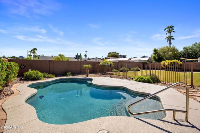 2543 E MERCER Lane, Phoenix, AZ 85028