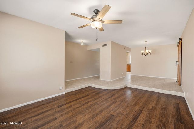 2543 E MERCER Lane, Phoenix, AZ 85028