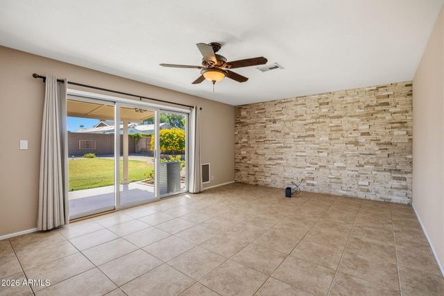 2543 E MERCER Lane, Phoenix, AZ 85028