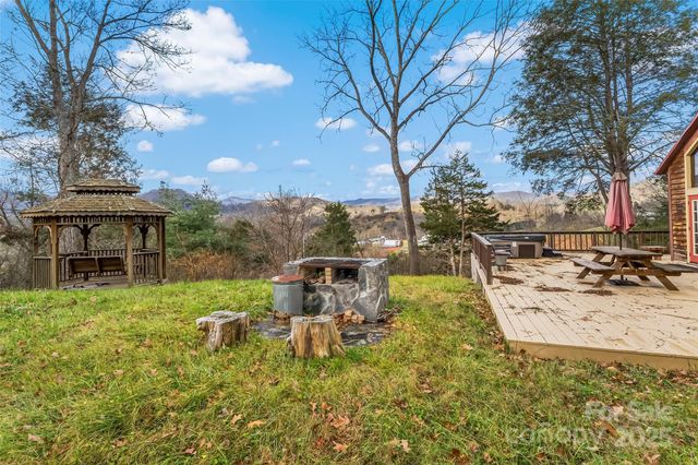 1240 Ferguson Cove Loop, Clyde, NC 28721