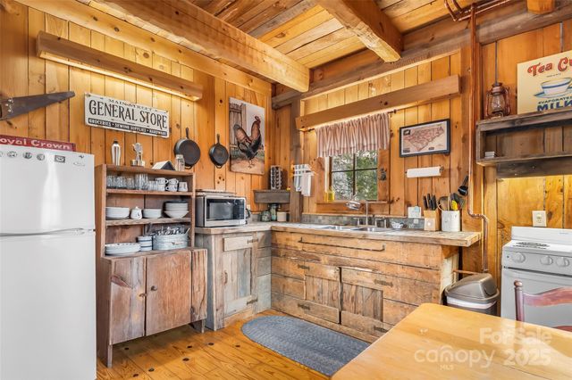 1240 Ferguson Cove Loop, Clyde, NC 28721