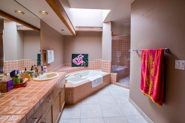 8502 E CAVE CREEK Road 10, Carefree, AZ 85377