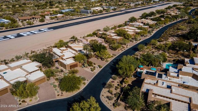 8502 E CAVE CREEK Road 10, Carefree, AZ 85377