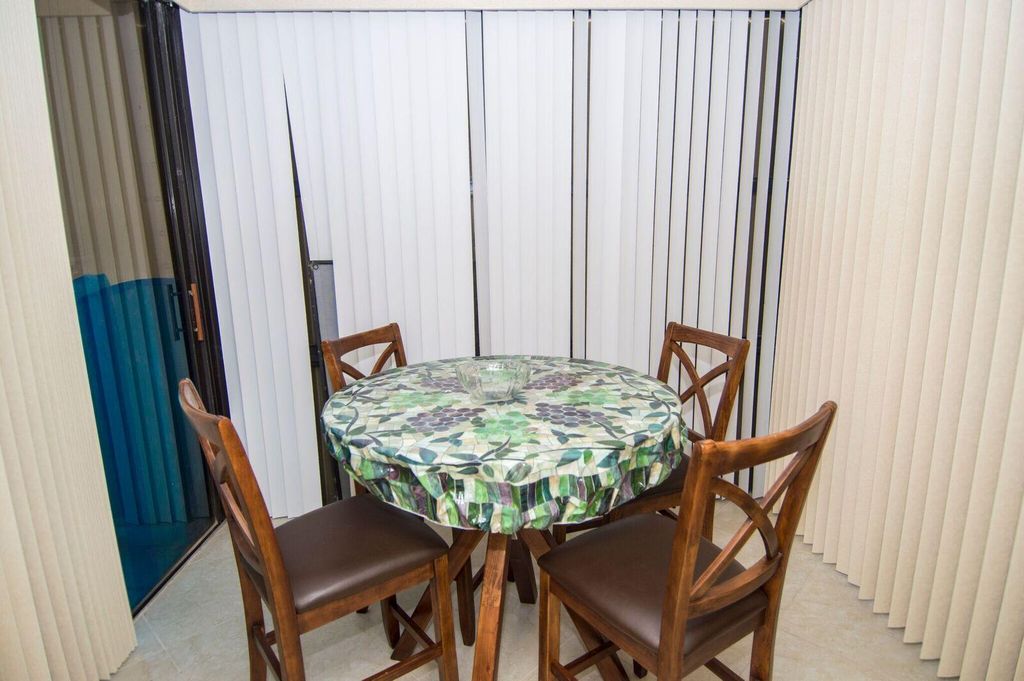 Image 10 of property listing at 3200 S Ocean Boulevard D101, Palm Beach, FL 33480