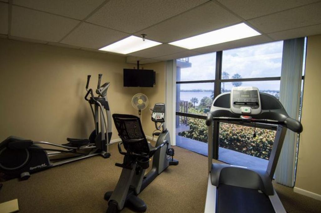 Image 21 of property listing at 3200 S Ocean Boulevard D101, Palm Beach, FL 33480