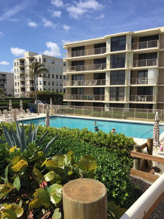 Image 24 of property listing at 3200 S Ocean Boulevard D101, Palm Beach, FL 33480