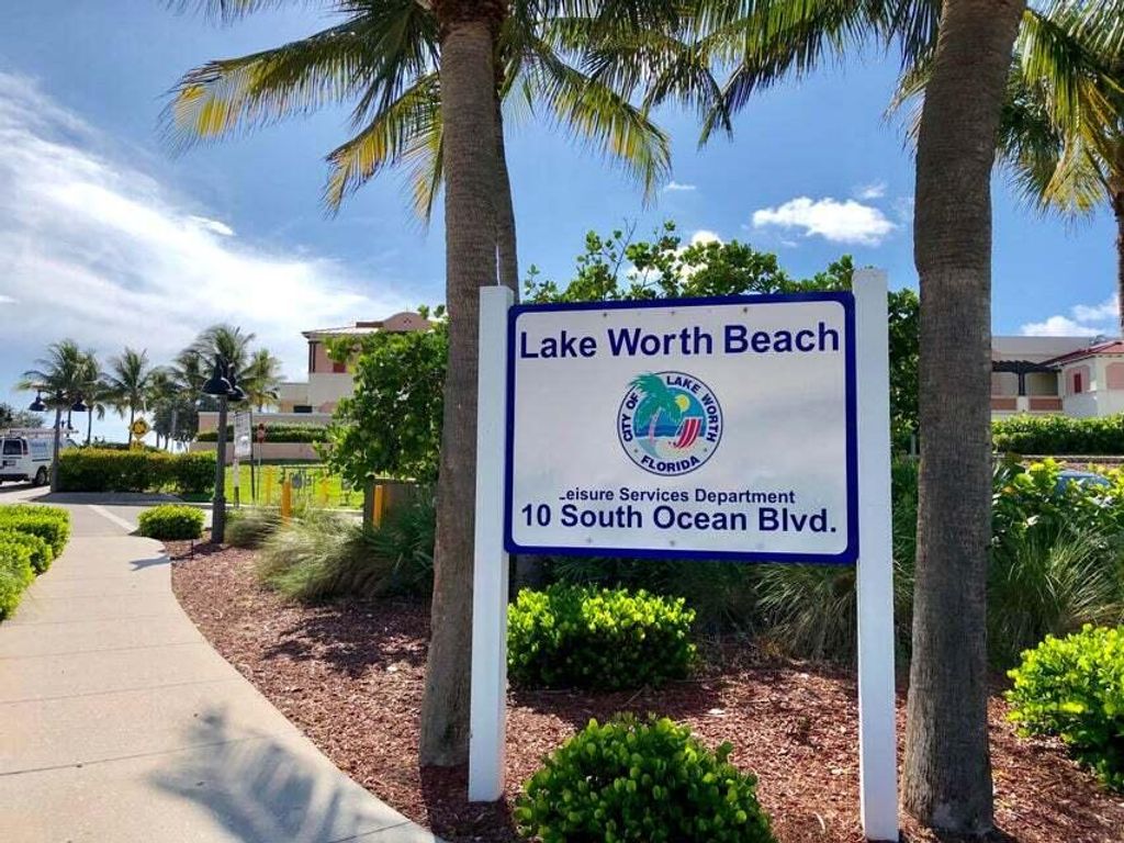 Image 32 of property listing at 3200 S Ocean Boulevard D101, Palm Beach, FL 33480