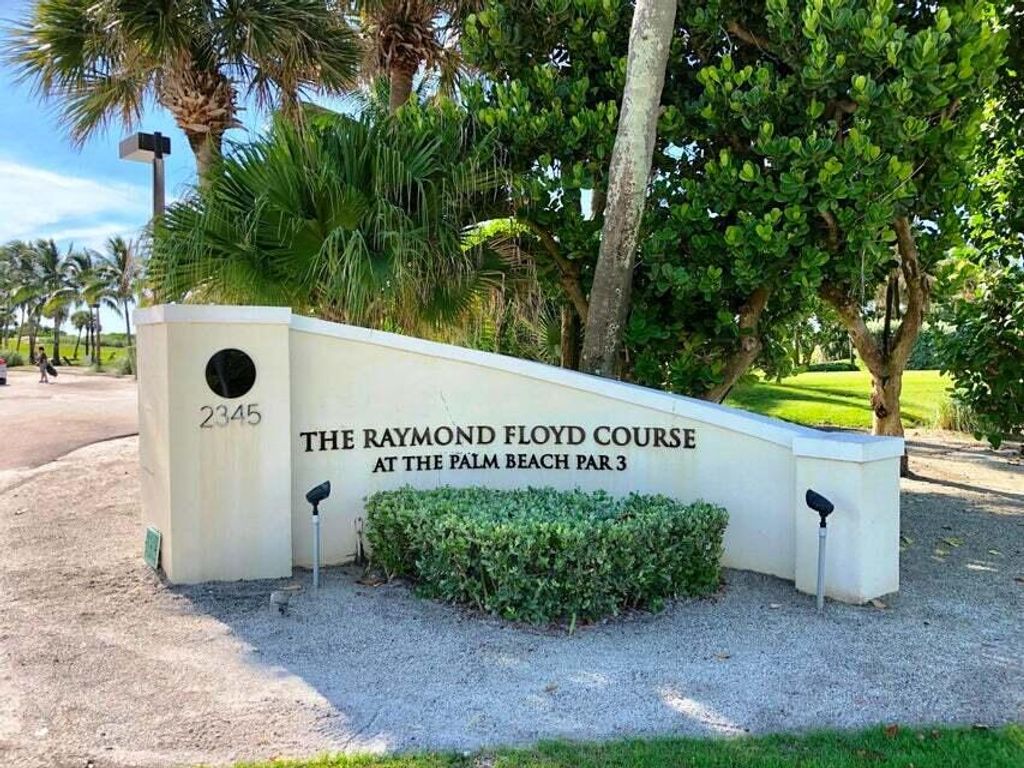 Image 33 of property listing at 3200 S Ocean Boulevard D101, Palm Beach, FL 33480