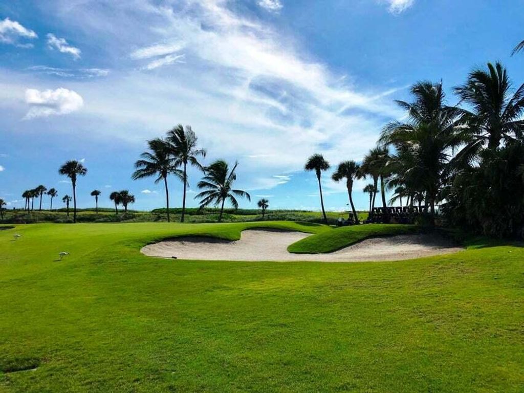 Image 34 of property listing at 3200 S Ocean Boulevard D101, Palm Beach, FL 33480