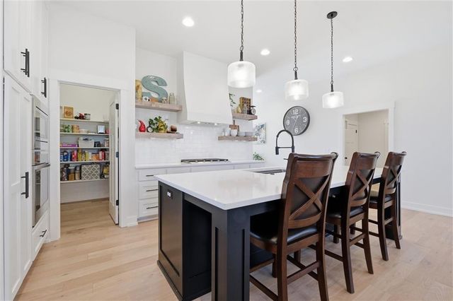 7614 N Skiles Avenue, Kansas City, MO 64158