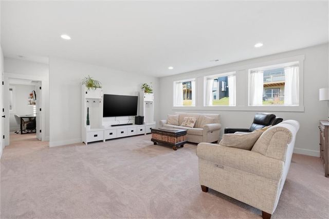 7614 N Skiles Avenue, Kansas City, MO 64158