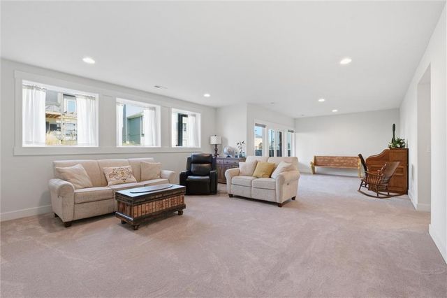 7614 N Skiles Avenue, Kansas City, MO 64158