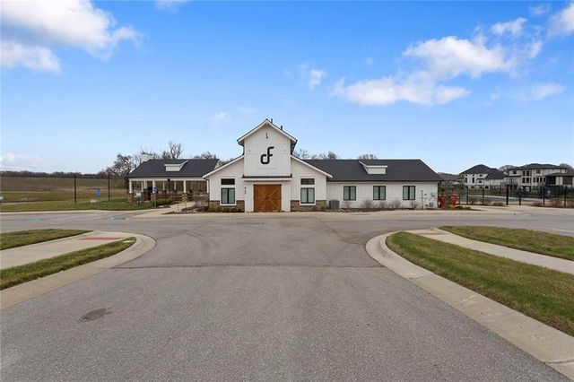 7614 N Skiles Avenue, Kansas City, MO 64158