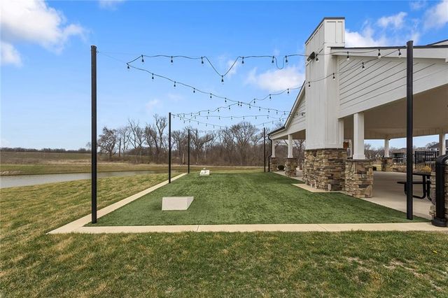 7614 N Skiles Avenue, Kansas City, MO 64158