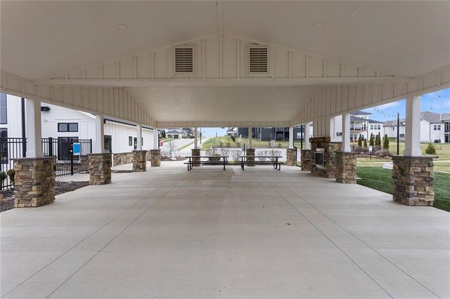 7614 N Skiles Avenue, Kansas City, MO 64158