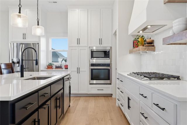 7614 N Skiles Avenue, Kansas City, MO 64158