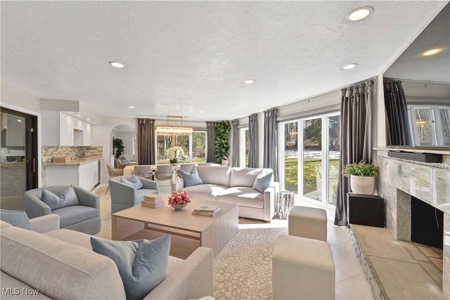 2925 Mill Gate Drive, Willoughby Hills, OH 44094