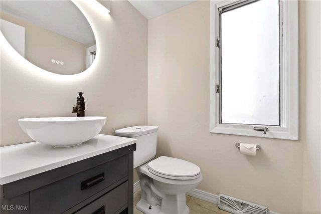 2925 Mill Gate Drive, Willoughby Hills, OH 44094