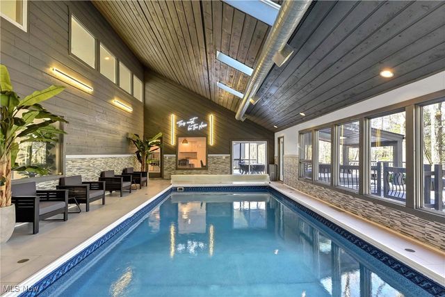 2925 Mill Gate Drive, Willoughby Hills, OH 44094