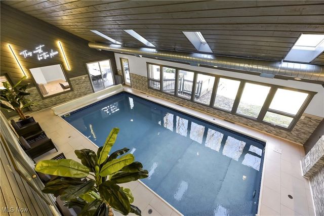 2925 Mill Gate Drive, Willoughby Hills, OH 44094