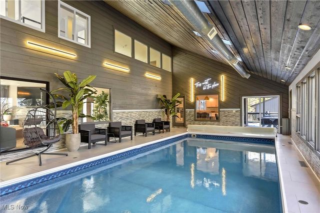 2925 Mill Gate Drive, Willoughby Hills, OH 44094