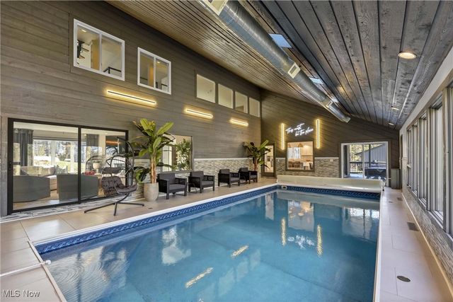 2925 Mill Gate Drive, Willoughby Hills, OH 44094