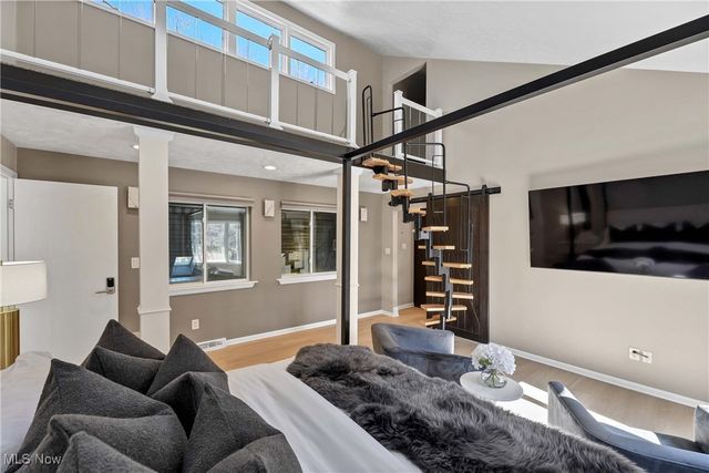 2925 Mill Gate Drive, Willoughby Hills, OH 44094