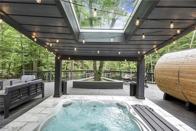 2925 Mill Gate Drive, Willoughby Hills, OH 44094