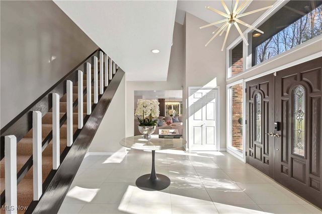 2925 Mill Gate Drive, Willoughby Hills, OH 44094