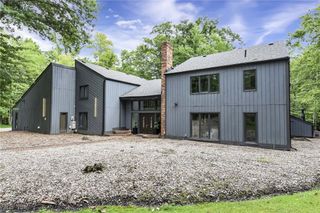 2925 Mill Gate Drive, Willoughby Hills, OH 44094