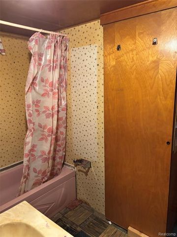 107 Highland Drive, Roscommon, MI 48653