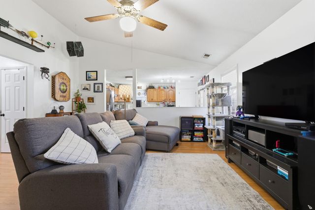 208 Rabbit Run Road, Georgetown, KY 40324