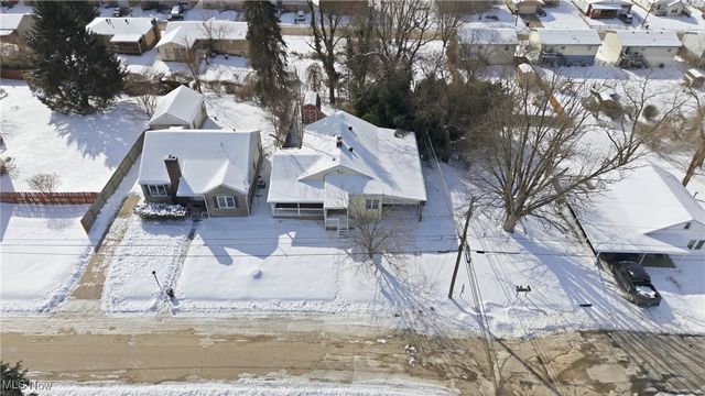 900 21st Street, Vienna, WV 26105