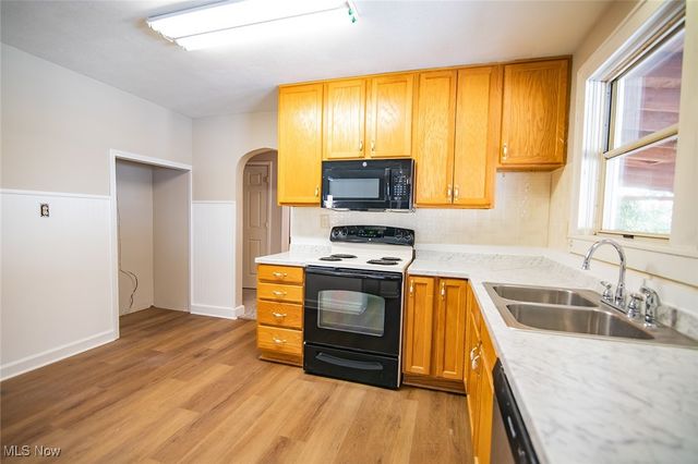 900 21st Street, Vienna, WV 26105