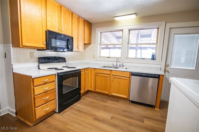 900 21st Street, Vienna, WV 26105