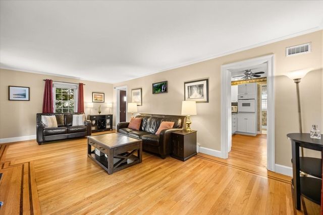 749 High St, Fall River, MA 02720