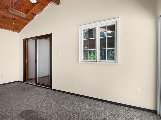 1078 Five Mile Line Road, Webster, NY 14580